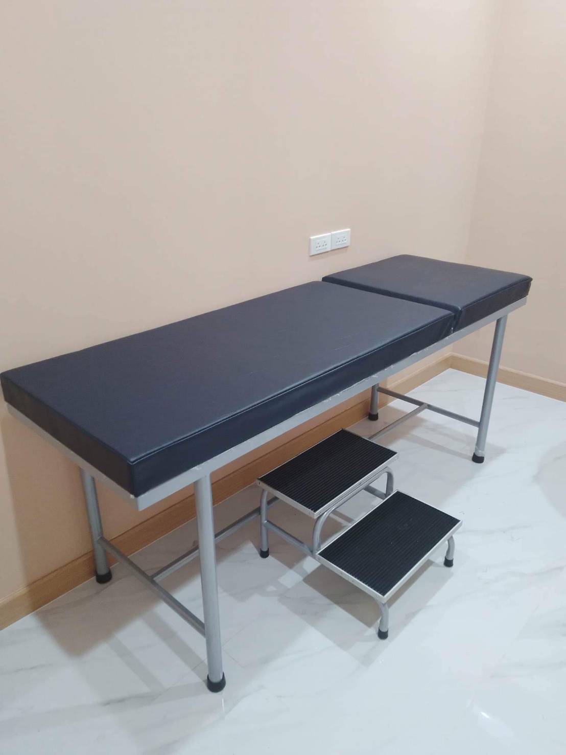 เตียงตรวจโรคเหล็ก