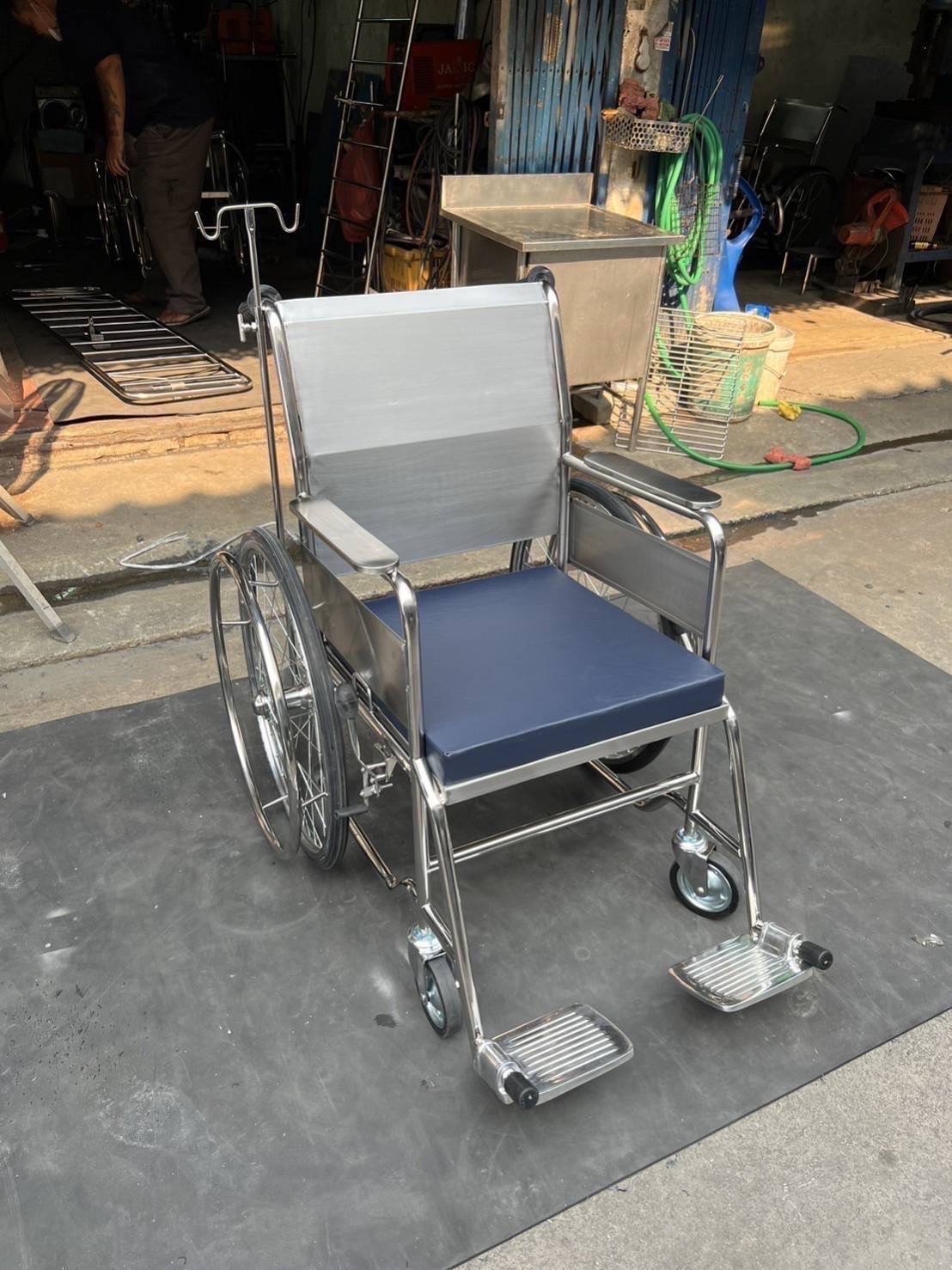 รถเข็นผู้ป่วยวีลเเชร์สเเตนเลส