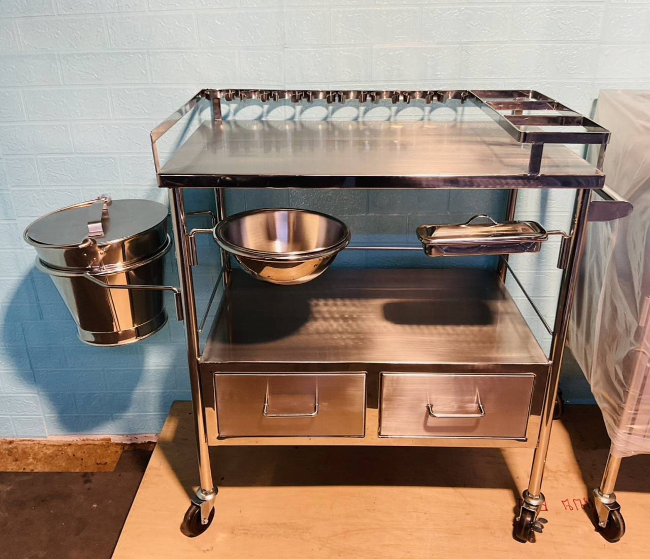 รถเข็นทำเเผล