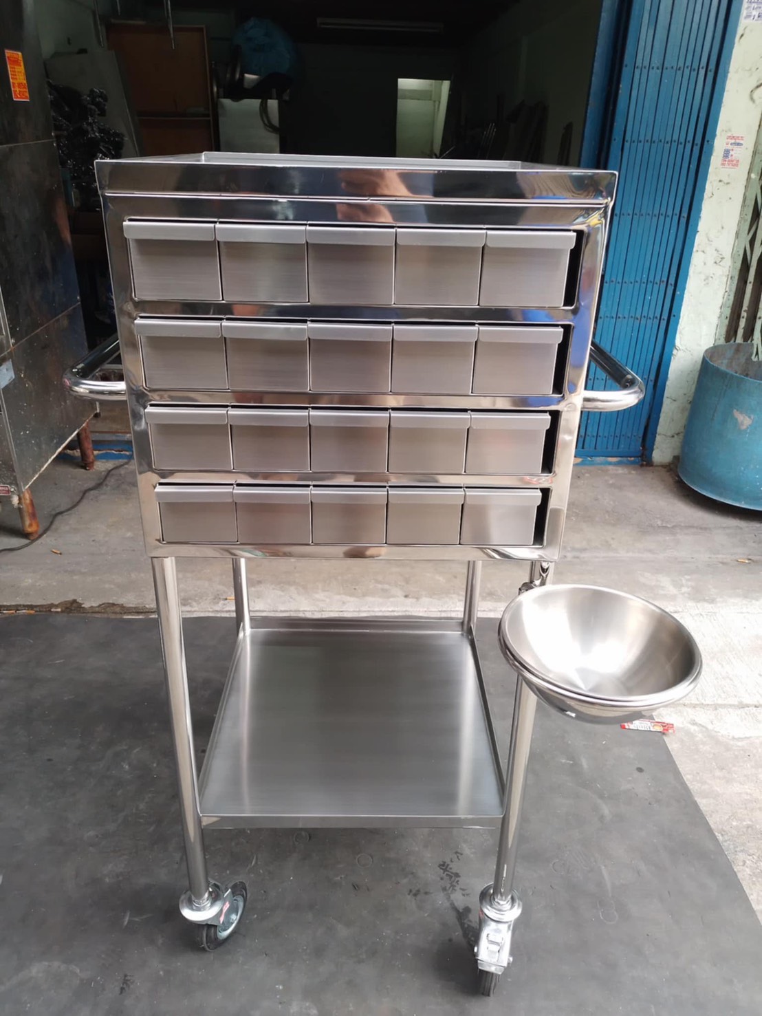 รถเข็นจ่ายยาสเเตนเลส